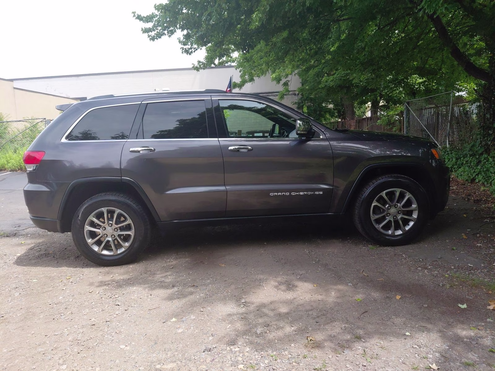 2016 Granite Crystal Metallic Clearcoat Jeep Grand Cherokee Limited 4X4 SUV