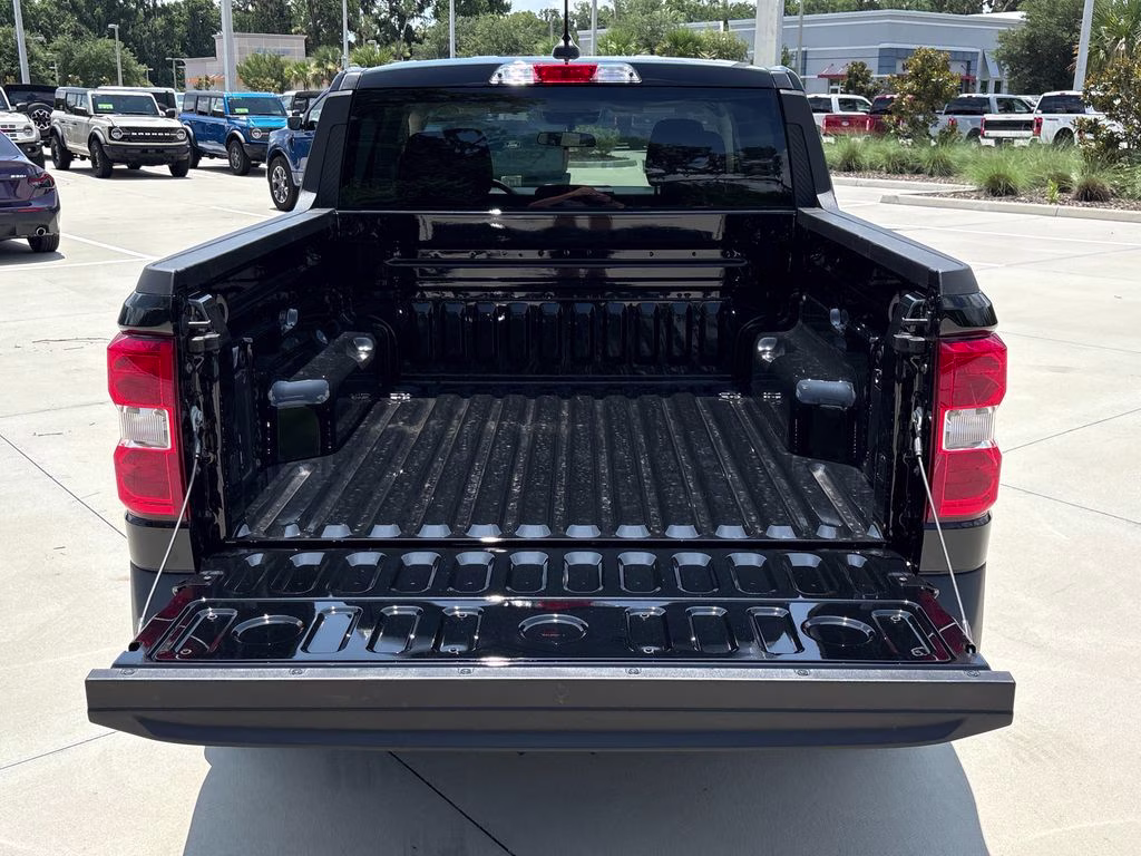 2026 Shadow Black Ford Maverick XLT FWD Truck