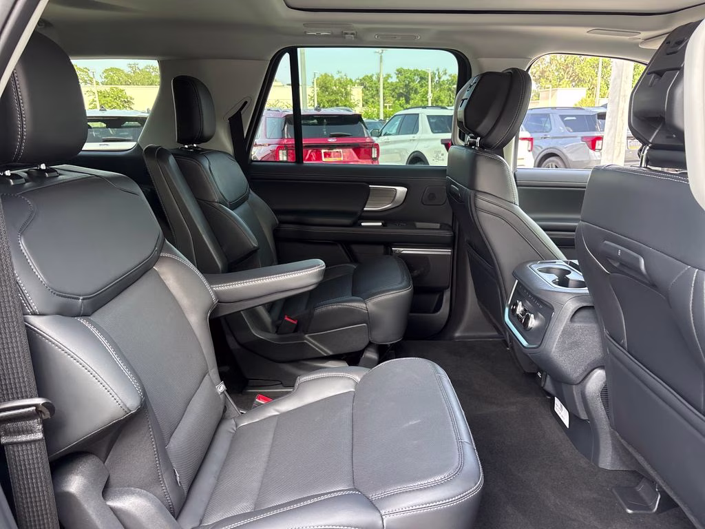 2026 Agate Black Metallic Ford Expedition Max Platinum 4X4 SUV