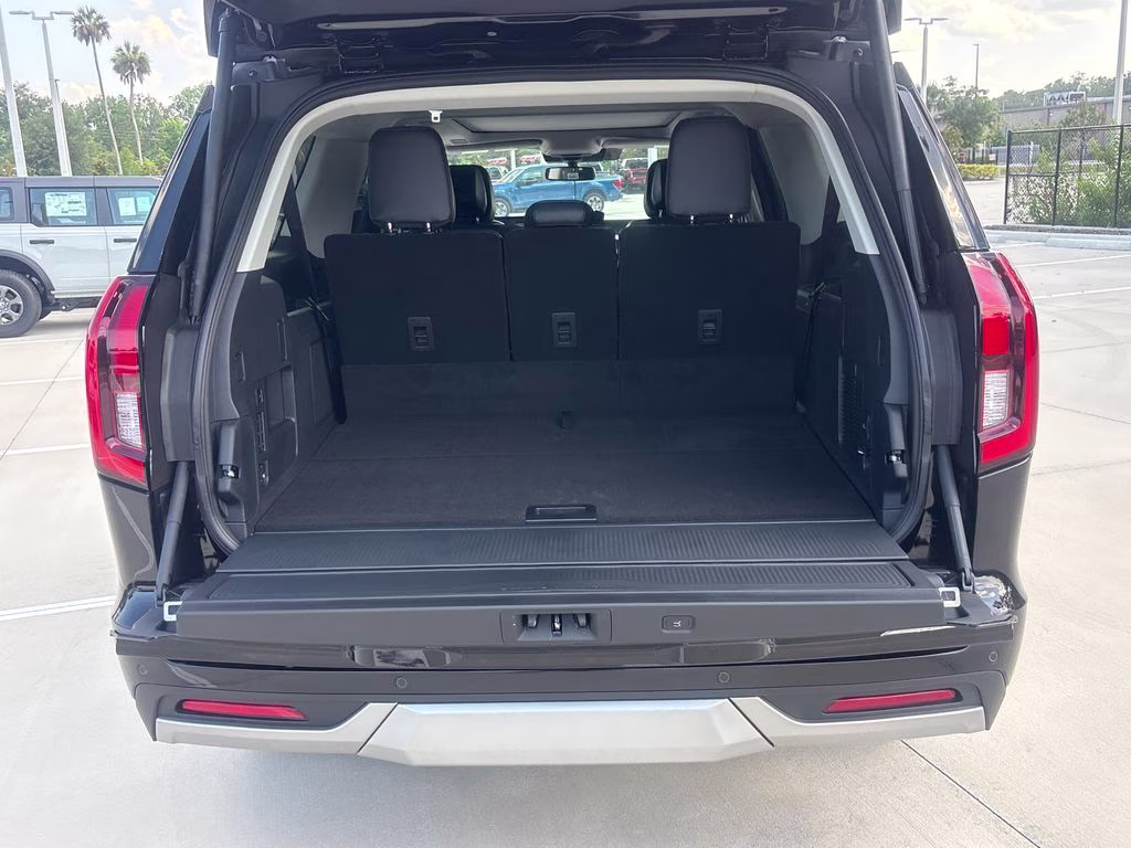2026 Agate Black Metallic Ford Expedition Max Platinum 4X4 SUV