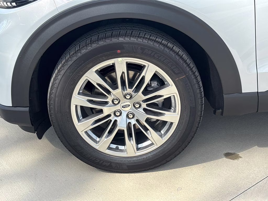 2026 Space White Metallic Ford Explorer Platinum RWD SUV