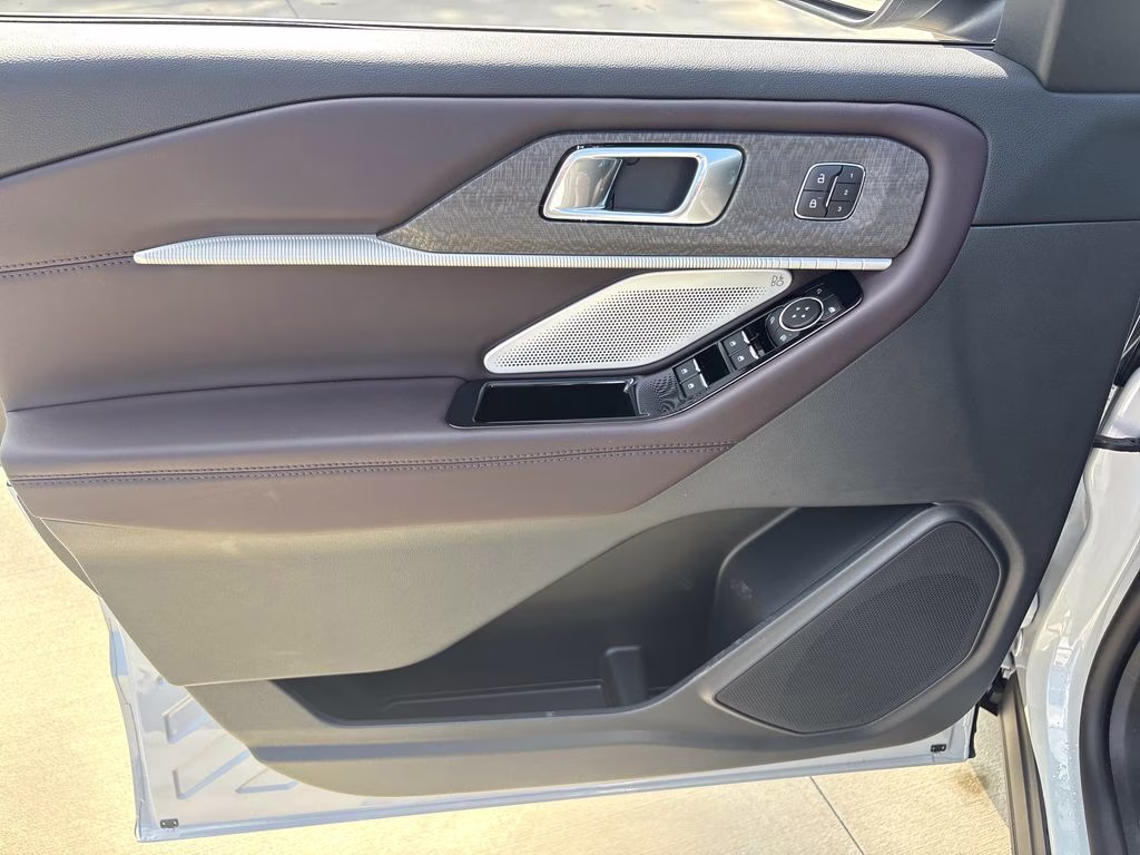 2026 Space White Metallic Ford Explorer Platinum RWD SUV