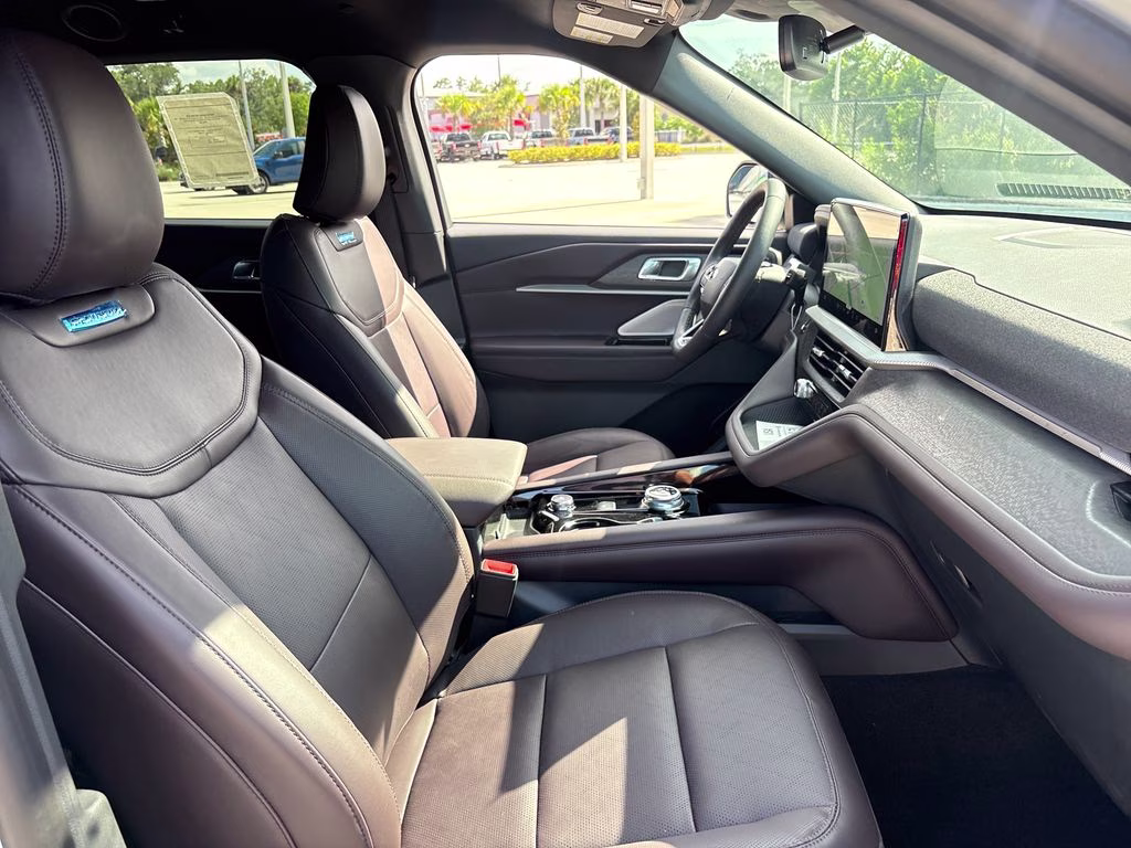 2026 Space White Metallic Ford Explorer Platinum RWD SUV
