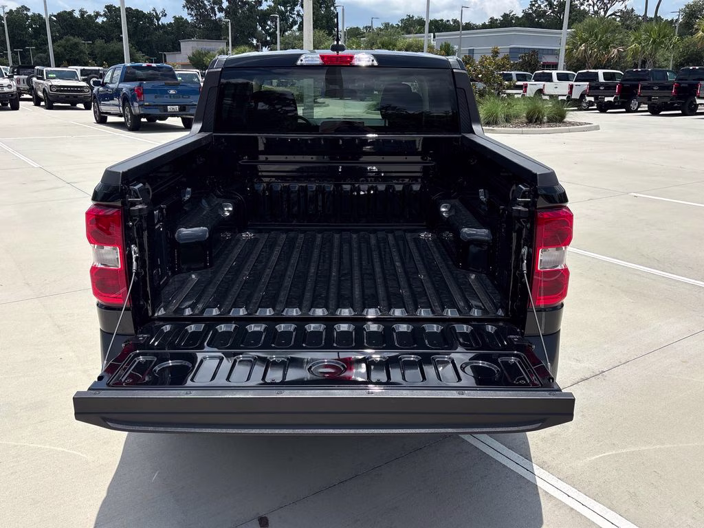 2026 Shadow Black Ford Maverick XLT FWD Truck