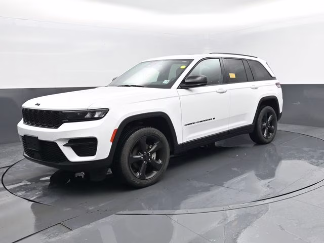 2023 Bright White Clearcoat Jeep Grand Cherokee Altitude X 4X4 SUV