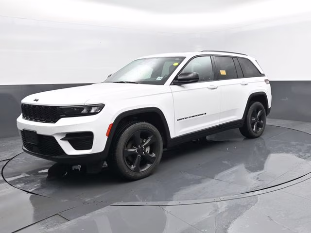 2023 Bright White Clearcoat Jeep Grand Cherokee Altitude X 4X4 SUV