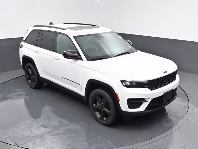 2023 Bright White Clearcoat Jeep Grand Cherokee Altitude X 4X4 SUV