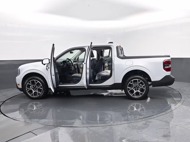 2026 Space White Metallic Ford Maverick Lariat AWD Truck