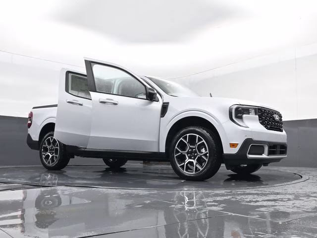 2026 Space White Metallic Ford Maverick Lariat AWD Truck