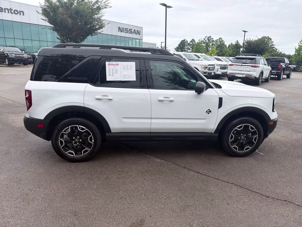 2025 Oxford White Ford Bronco Sport Outer Banks 4X4 SUV