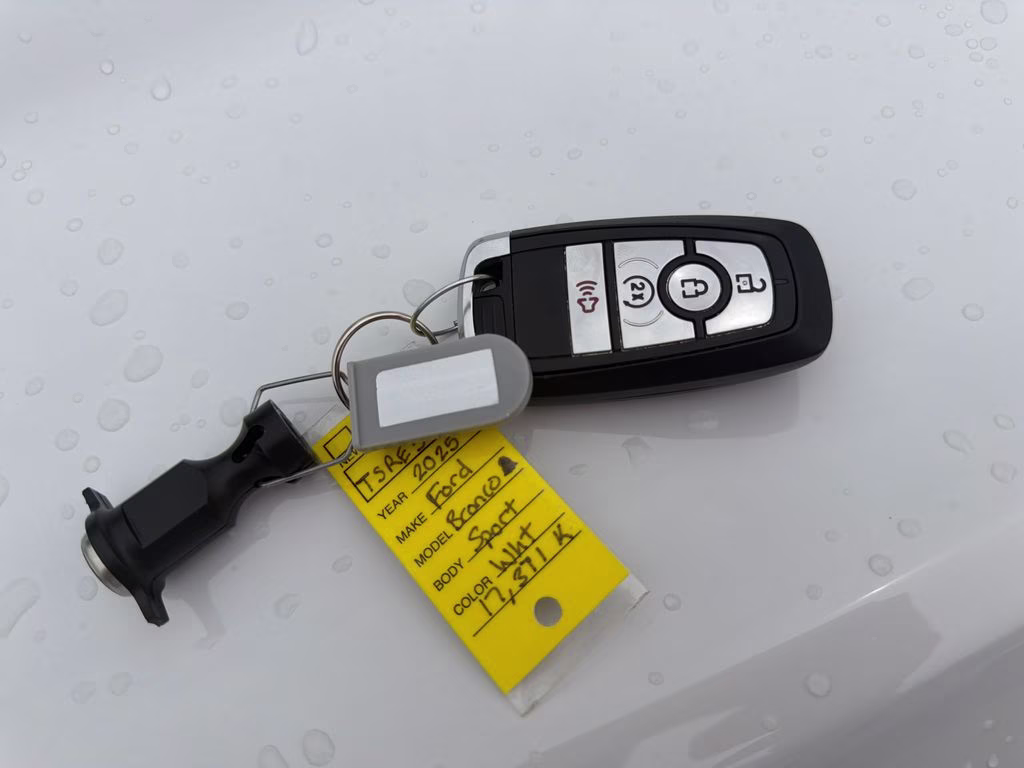 2025 Oxford White Ford Bronco Sport Outer Banks 4X4 SUV