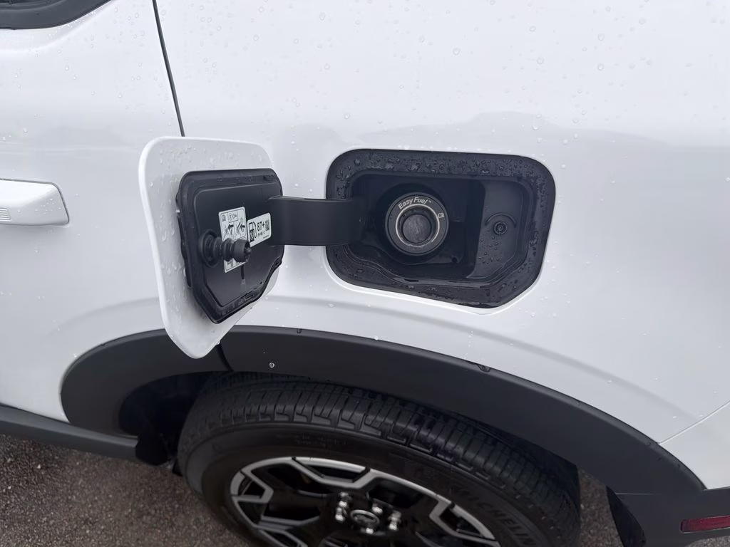 2025 Oxford White Ford Bronco Sport Outer Banks 4X4 SUV