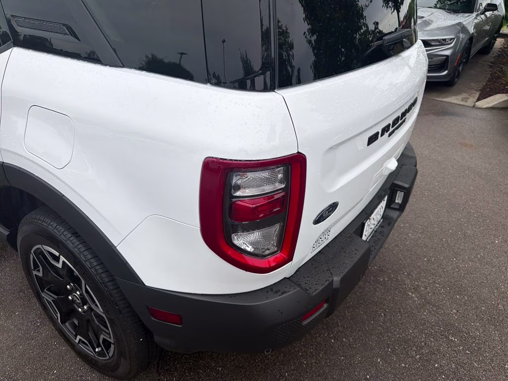 2025 Oxford White Ford Bronco Sport Outer Banks 4X4 SUV