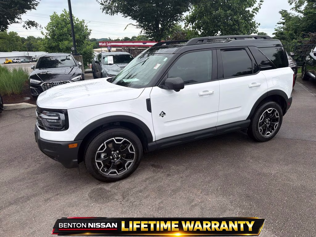 2025 Oxford White Ford Bronco Sport Outer Banks 4X4 SUV