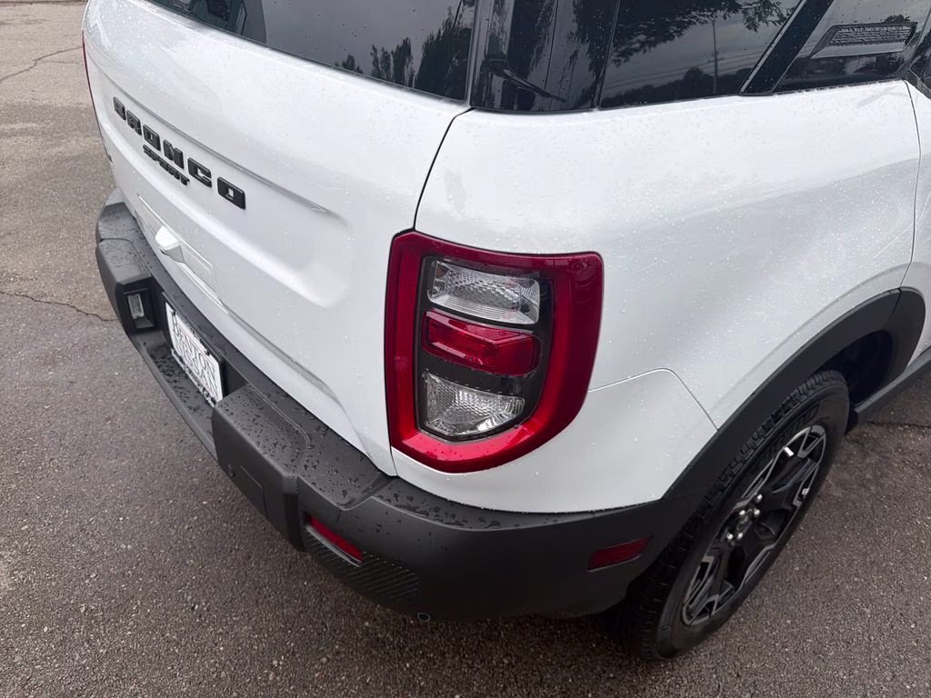 2025 Oxford White Ford Bronco Sport Outer Banks 4X4 SUV