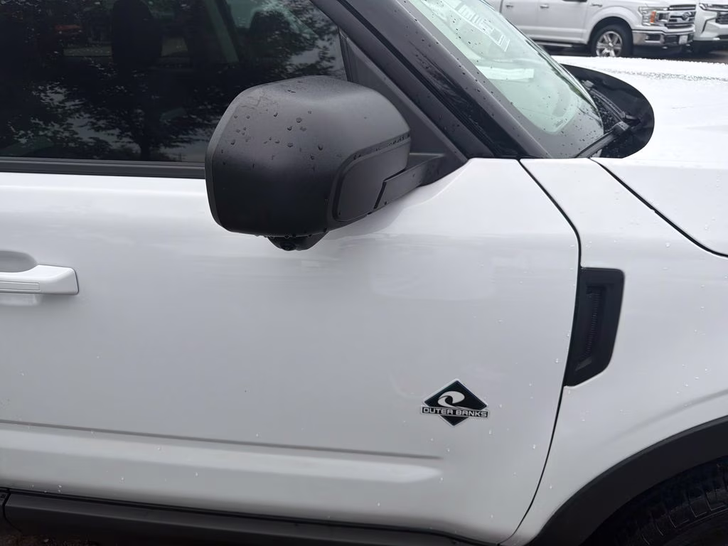 2025 Oxford White Ford Bronco Sport Outer Banks 4X4 SUV
