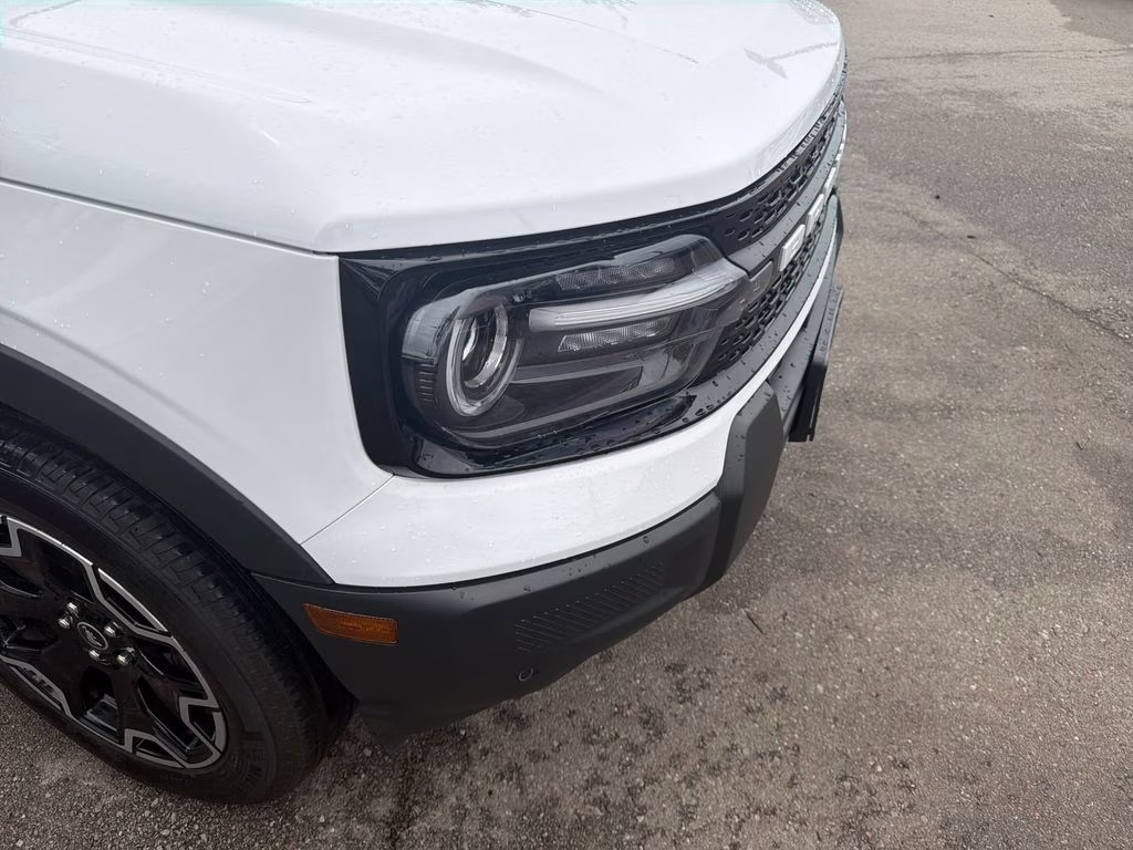 2025 Oxford White Ford Bronco Sport Outer Banks 4X4 SUV