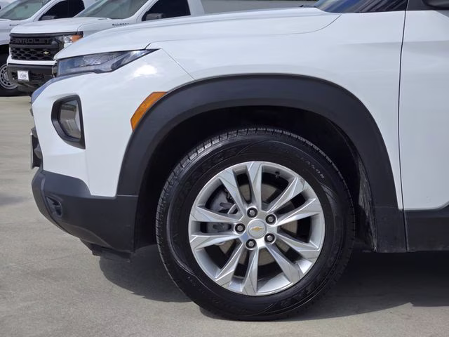 2022 Summit White Chevrolet Trailblazer LS FWD SUV