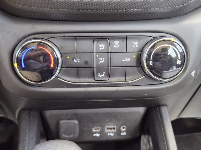 2022 Summit White Chevrolet Trailblazer LS FWD SUV