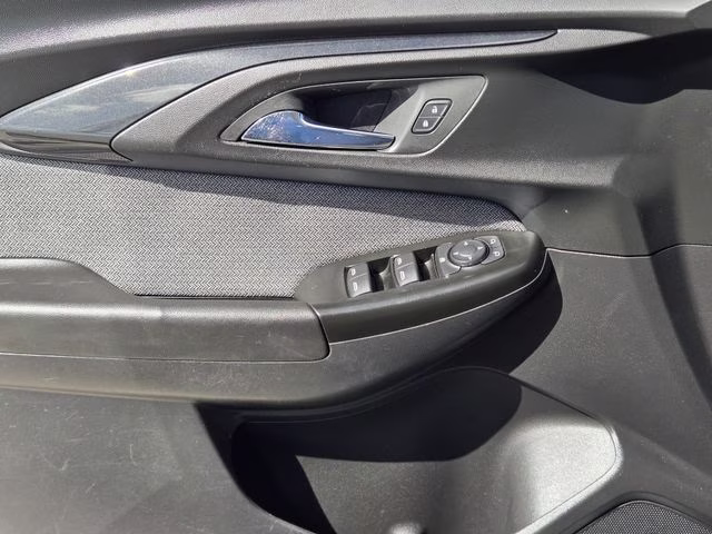 2022 Summit White Chevrolet Trailblazer LS FWD SUV
