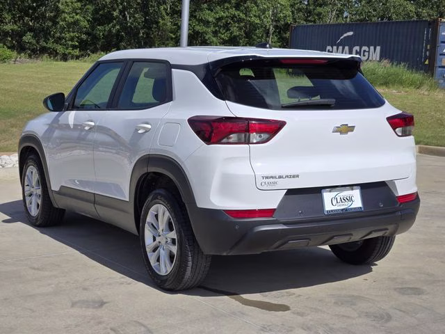 2022 Summit White Chevrolet Trailblazer LS FWD SUV