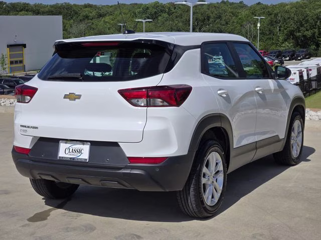 2022 Summit White Chevrolet Trailblazer LS FWD SUV
