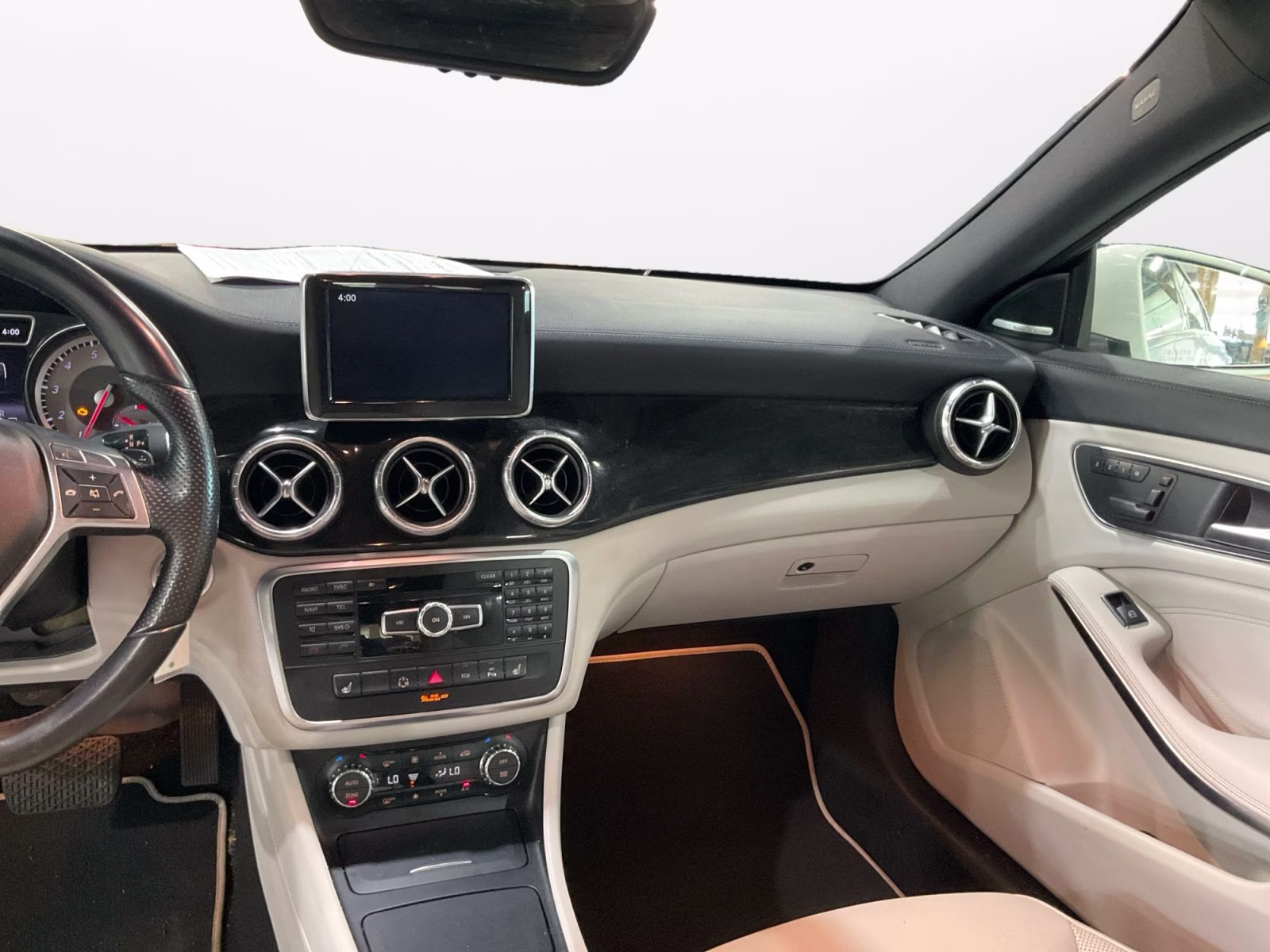 2014 White Mercedes-Benz CLA CLA 250 FWD Sedan