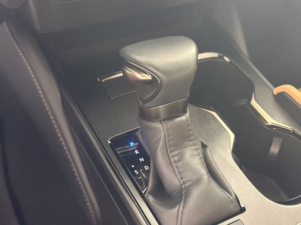 2024 White Lexus ES FWD Sedan