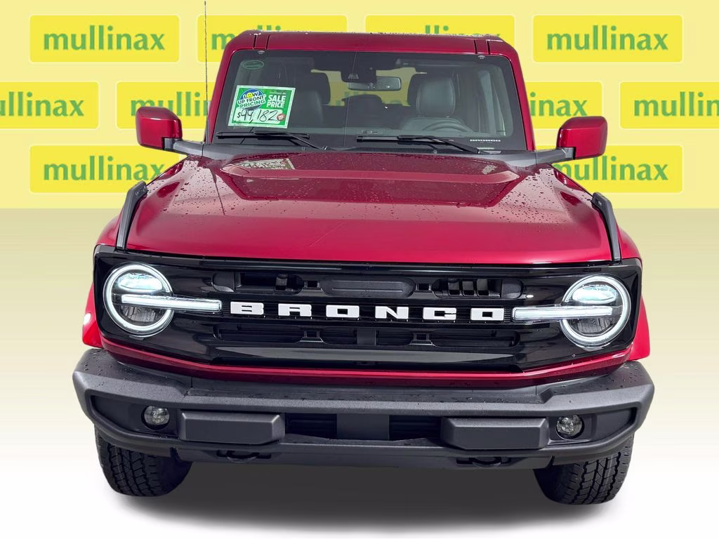 2026 Ruby Red Met Tinted CC Ford Bronco Outer Banks 4X4 SUV
