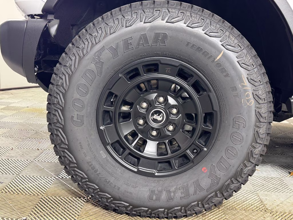 2026 Oxford White Ford Bronco Badlands 4X4 SUV