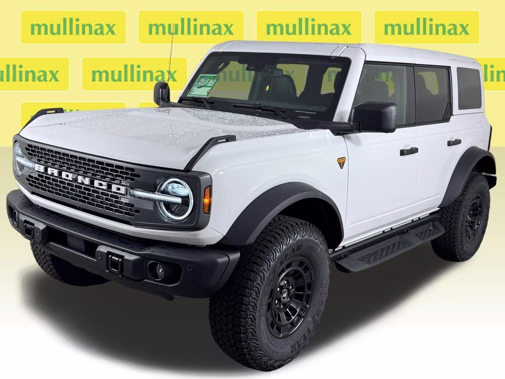 2026 Oxford White Ford Bronco Badlands 4X4 SUV