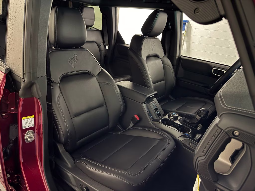 2026 Ruby Red Met Tinted CC Ford Bronco Outer Banks 4X4 SUV