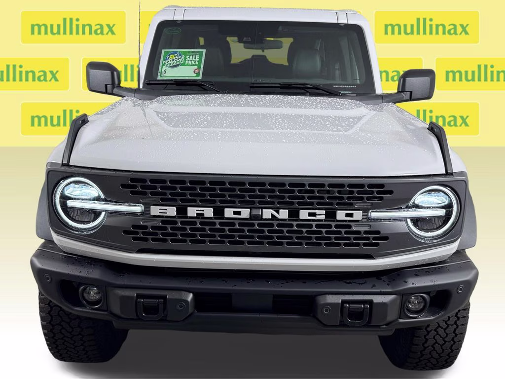 2026 Oxford White Ford Bronco Badlands 4X4 SUV