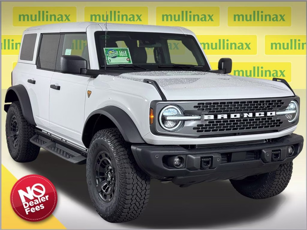 2026 Oxford White Ford Bronco Badlands 4X4 SUV