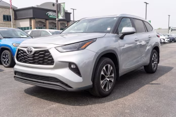 2023 Celestial Silver Metallic Toyota Highlander XLE AWD SUV