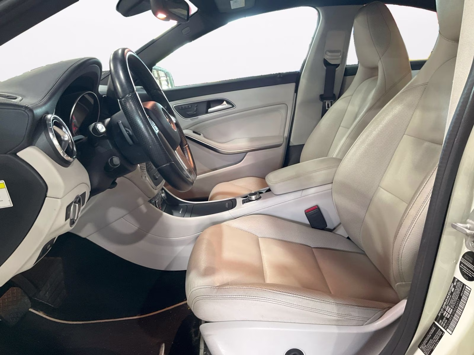 2014 White Mercedes-Benz CLA CLA 250 FWD Sedan