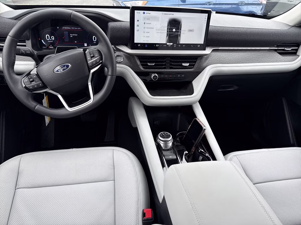 2026 White Metallic Ford Explorer Platinum 4X4 SUV