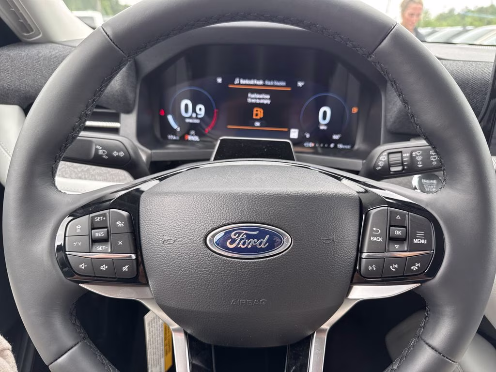 2026 White Metallic Ford Explorer Platinum 4X4 SUV