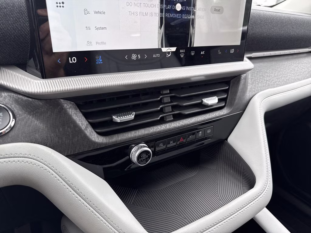 2026 White Metallic Ford Explorer Platinum 4X4 SUV