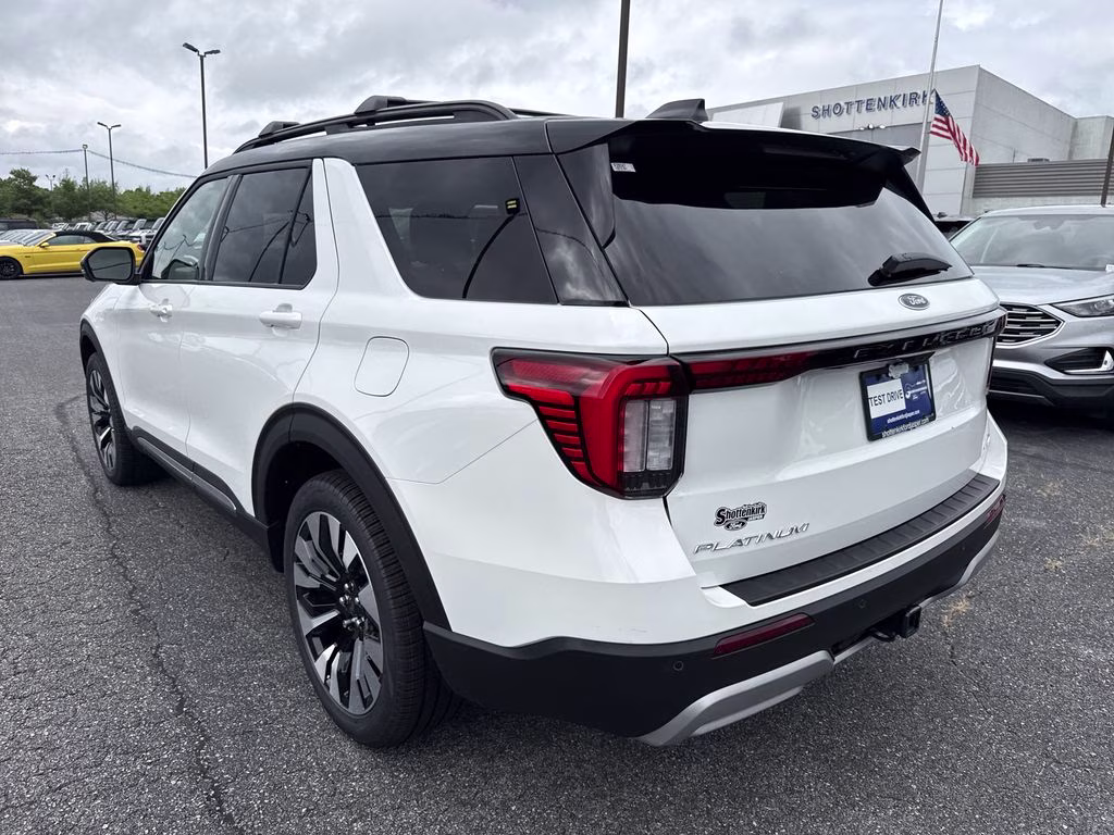 2026 White Metallic Ford Explorer Platinum 4X4 SUV
