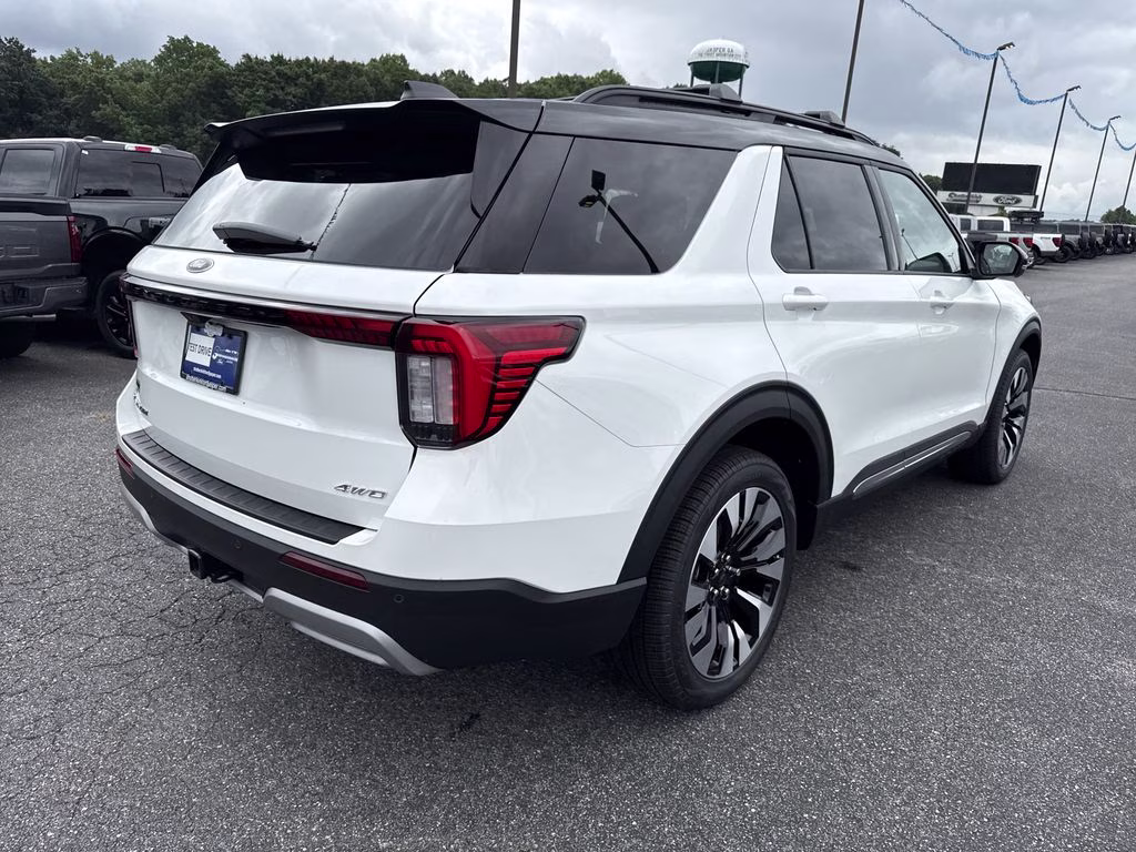 2026 White Metallic Ford Explorer Platinum 4X4 SUV