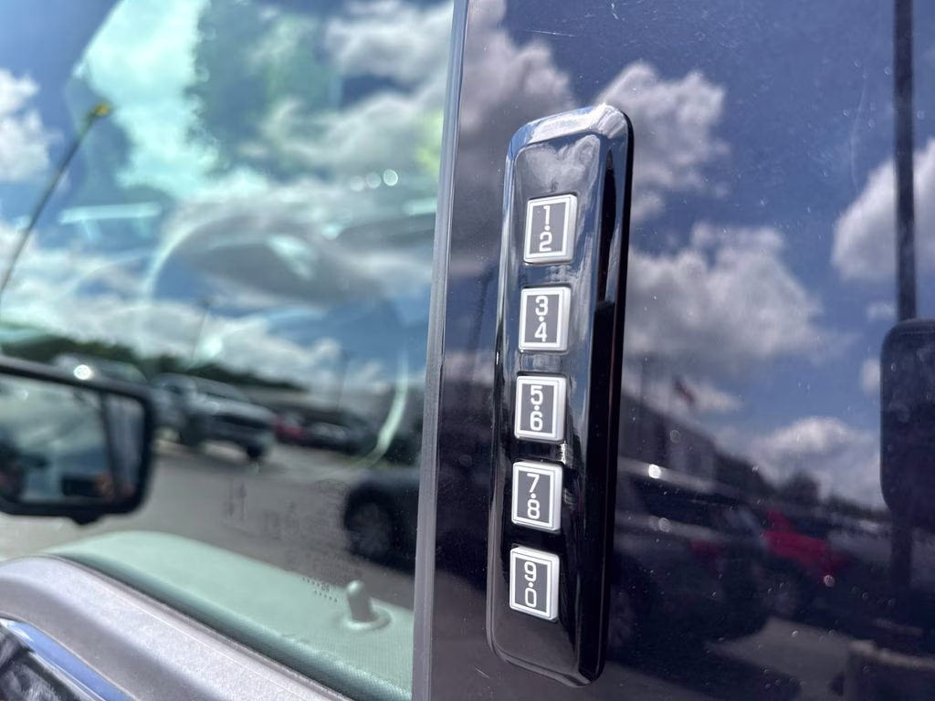 2024 Agate Black Metallic Ford F-150 XLT 4X4 Truck