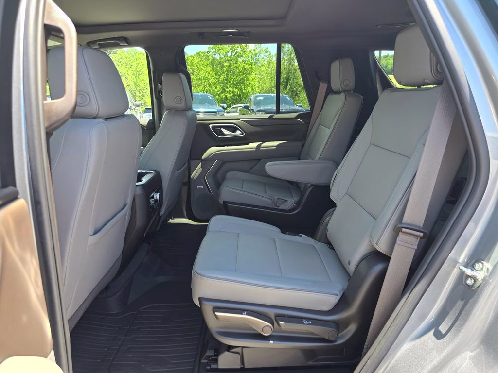2023 Sterling Metallic GMC Yukon SLT RWD SUV