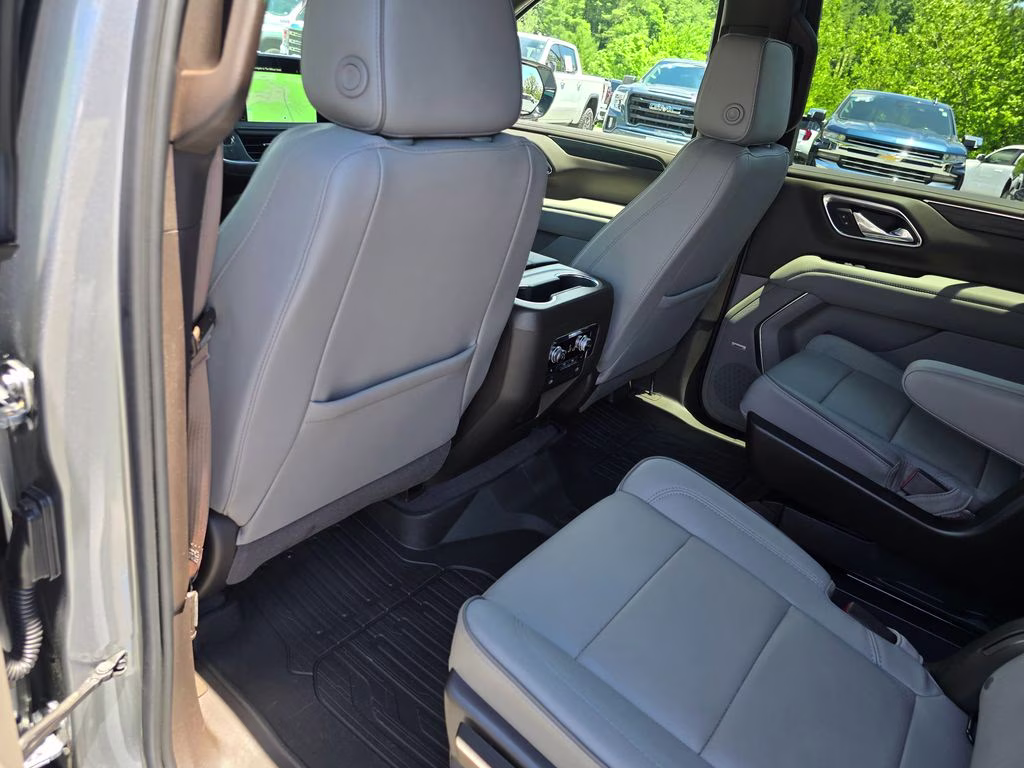 2023 Sterling Metallic GMC Yukon SLT RWD SUV