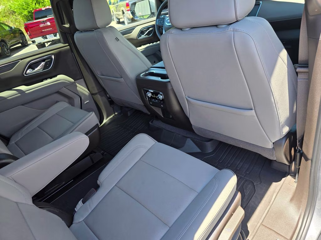 2023 Sterling Metallic GMC Yukon SLT RWD SUV
