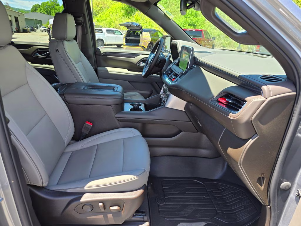 2023 Sterling Metallic GMC Yukon SLT RWD SUV