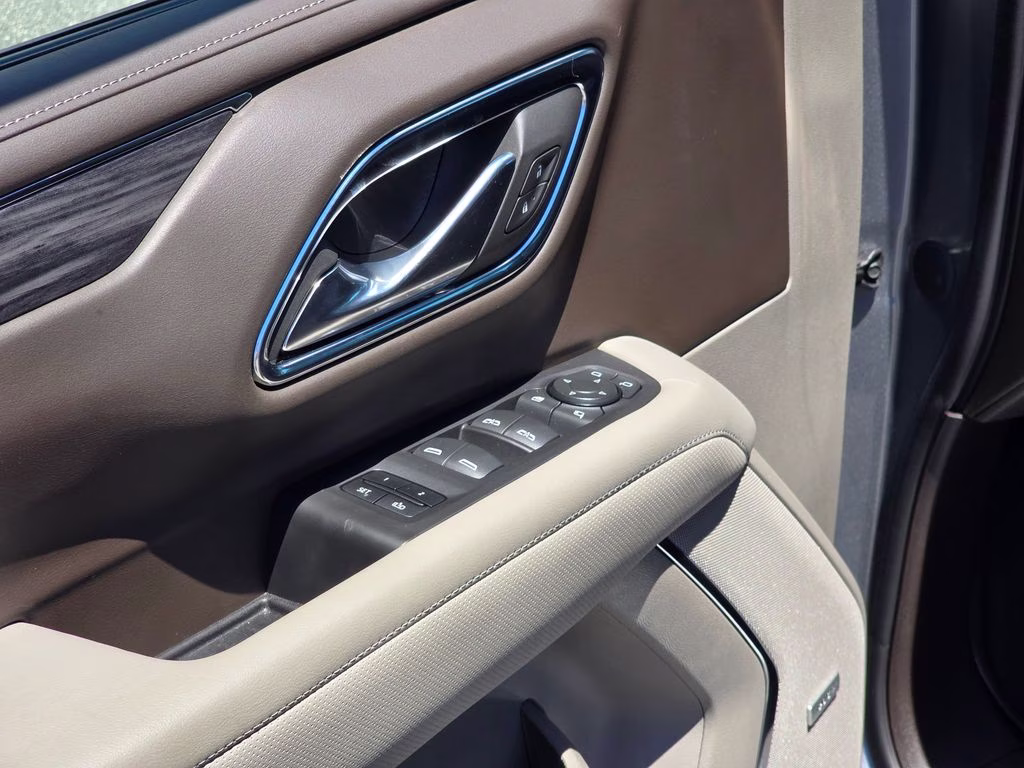 2023 Sterling Metallic GMC Yukon SLT RWD SUV