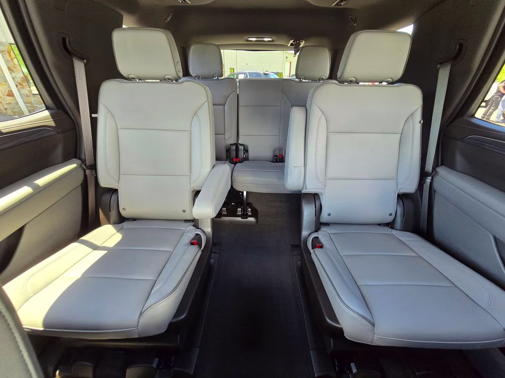 2023 Sterling Metallic GMC Yukon SLT RWD SUV