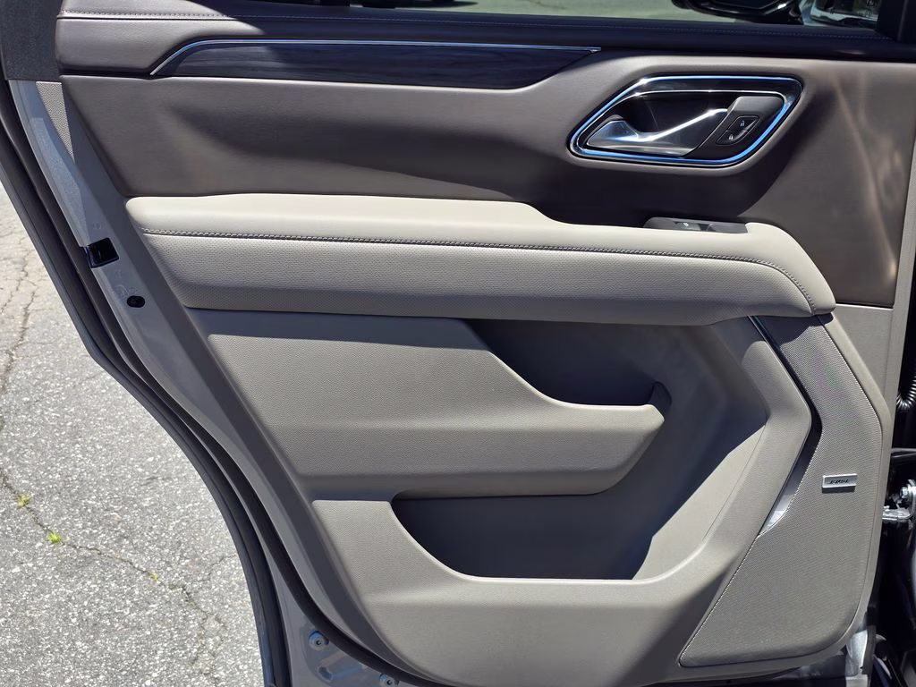 2023 Sterling Metallic GMC Yukon SLT RWD SUV