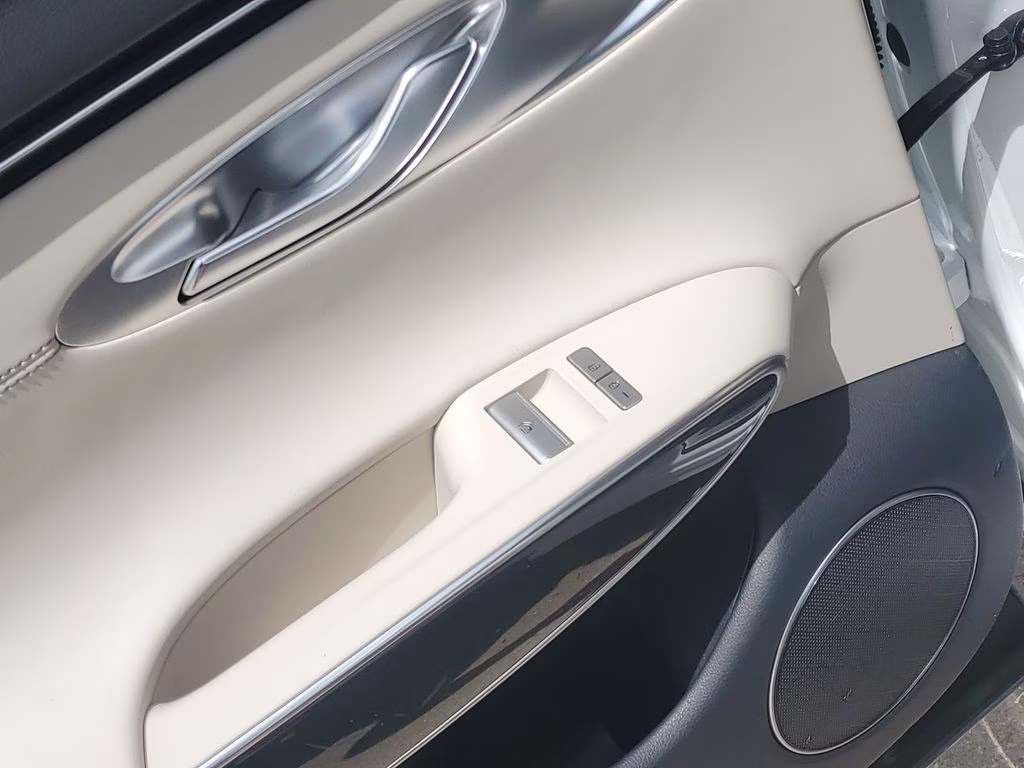 2025 Uyuni White Genesis GV70 2.5T AWD SUV